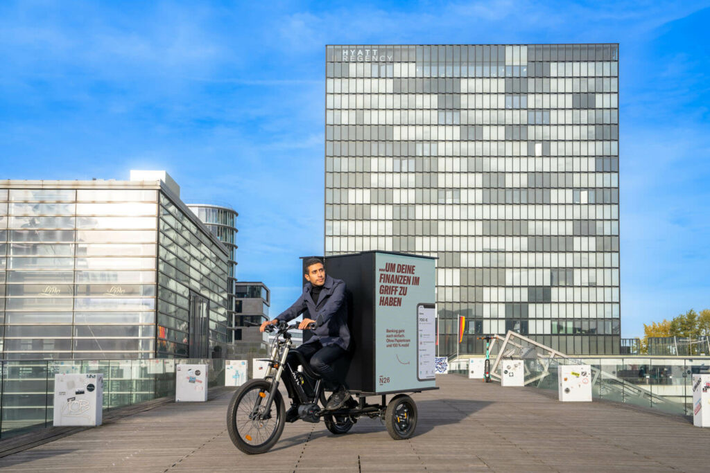 Fahrradwerbung in Düsseldorf mit dem LED Bike 