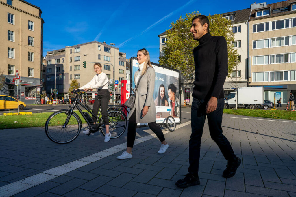 Fahrradwerbung mit dem großen XXL-Anhänger