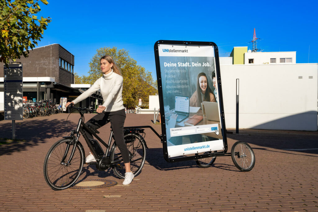 Die Fahrradwerbung mit CLP Anhänger kommt fast überall hin 