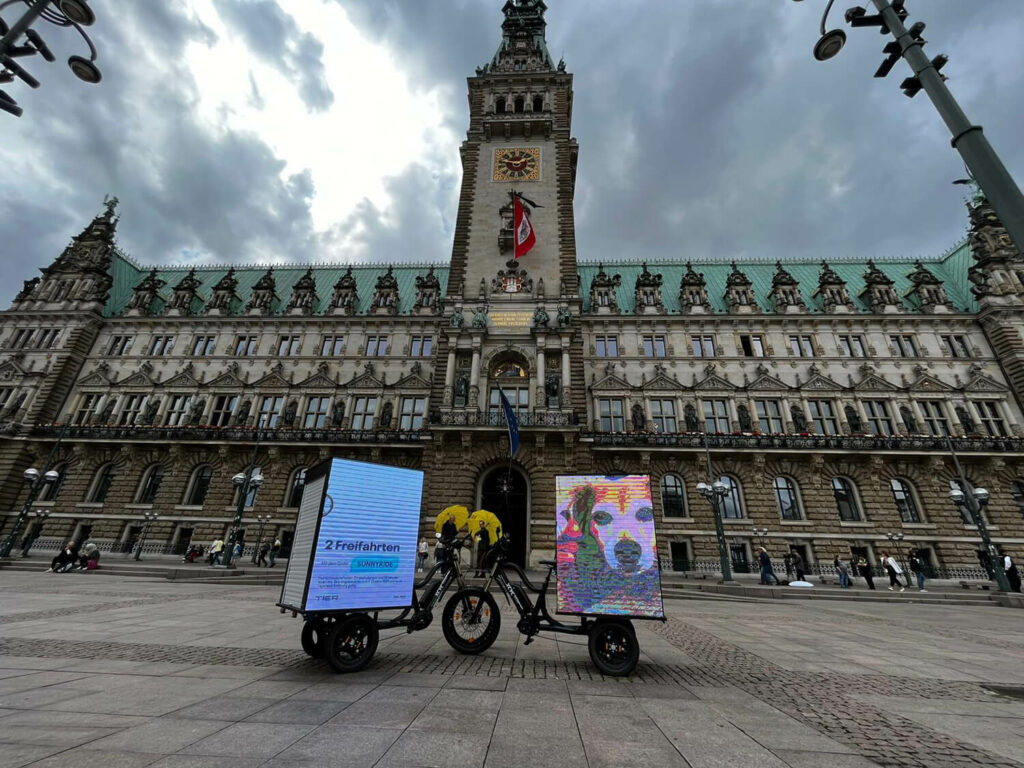 Fahrradwerbung in Hamburg mitten in der Innenstadt