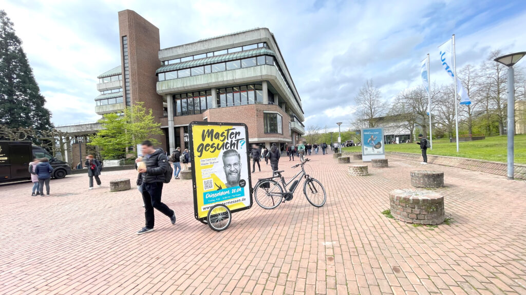 Fahrradwerbung in Düsseldorf an der Heinrich Heine Universität