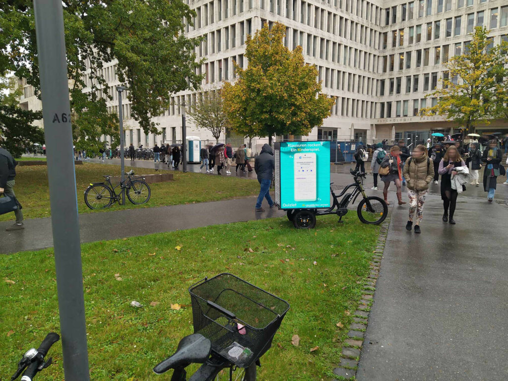 Fahrradwerbung in Frankfurt auf dem Campus