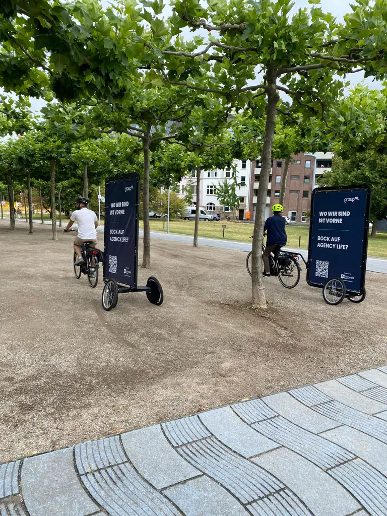 Die Werbefahrräder können spezielle Fahrradstraßen nutzen